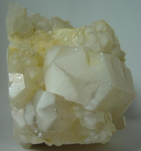 Calcita
Pedrera de Gualba, Gualba de Dalt, Vallés Oriental, Barcelona, Catalunya, España
8,5x6x4 cm
Cristales de Calcita con patina de Limonita.
Recogida en Marzo del 2012. (Autor: D.N.S.Borràs)