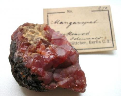 Rhodochrosite
Gottfried mine, Bockenrod, Odenwald, Hesse, Germany
5 x 3,8 cm
With E.A. Böttcher label. (Author: Andreas Gerstenberg)