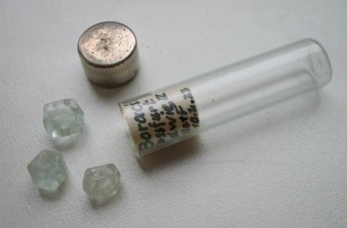 Boracite
Ludwig II shaft, Staßfurt, Saxony-Anhalt, Germany.
crystal width: 4-6 mm
A 1923 find in original glass vial. (Author: Andreas Gerstenberg)