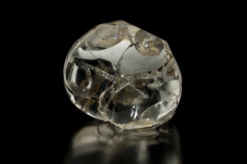 Natural quartz sphere with crystal faces
Fonda, Mohawk Township, Montgomery Co., New York, USA
2 cm. (Author: vic rzonca)