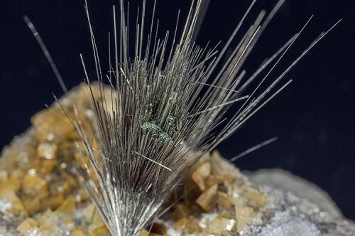 Millerite with Calcite
Keokuk Co., Iowa, USA
Detail (Author: am mizunaka)