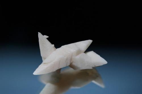 Calcite
Moncure Quarry, Lee County, North Carolina, USA
2.5 x 1 cm (Author: Scott LaBorde)