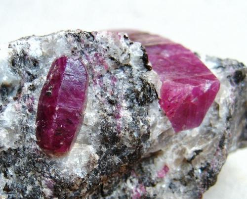 Ruby
Mysore, Karnataka, India
Left crystal ~ 1 cm (Author: Tobi)