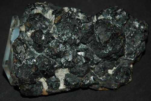 Esfalerita
Grupo minero "El Rosalejo", "Filón Begoña", Alcaracejos, Córdoba, Andalucía, España.
13 x 9 cm, cristal mayor 3 x 4 cm. (Autor: Antonio Carmona)