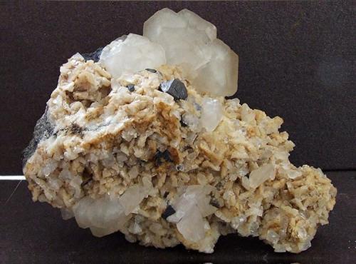 Calcite, Galena, Dolomite, Quartz
Handsome Mea Flats, Smallcleugh Mine, Nenthead, Alston, Cumbria, England, UK.
60 x 50 mm (Author: nurbo)