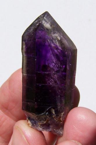 Quartz Var. Amethyst
Brandberg, Namibia
52 x 20 x 18 mm (Author: Pierre Joubert)