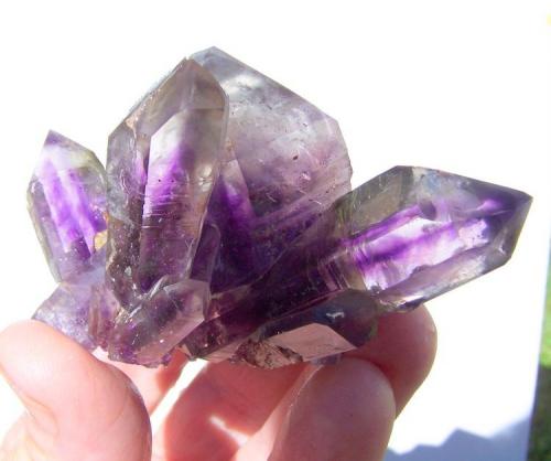 Quartz Var. Amethyst
Brandberg, Namibia
82 x 53 x 47 mm
The same specimen from above at another angle (Author: Pierre Joubert)