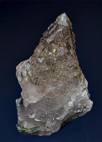 Quartz, Muscovite, and Pyrite
Rist Mine, Hiddenite, Alexander Co., North Carolina, USA
6.2 x 3.9 cm (Author: am mizunaka)