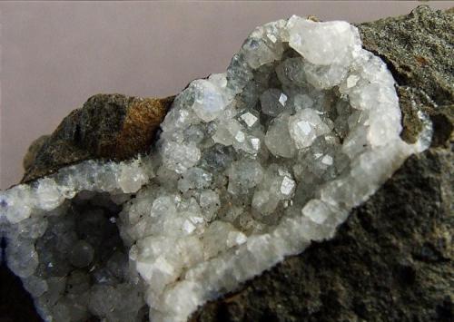 Analcime and Natrolite in Basalt
Parkgate Quarry, Co Antrim, Ireland.
FOV 20 x 15 mm approx (Author: nurbo)