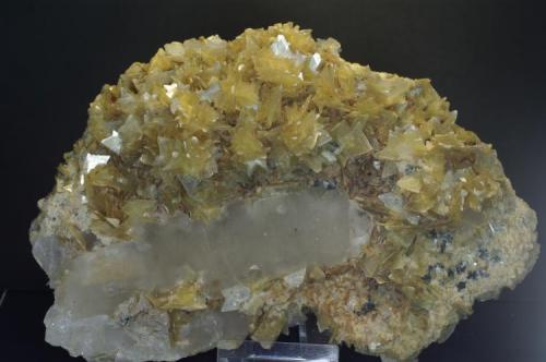 Moscovita (var. Mica Estrella)
Minas Gerais, Brasil
170x115x50 mm (Autor: Juan María Pérez)