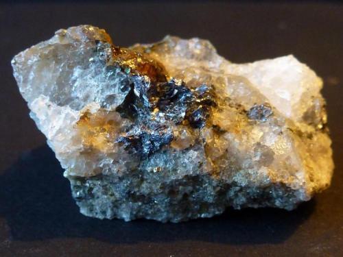Molibdenita<br />La Primera Mine, Cabeza Líjar, Guadarrama, Comarca Sierra de Guadarrama, Community of Madrid, Spain<br />4 x 4 cm<br /> (Autor: javier ruiz martin)