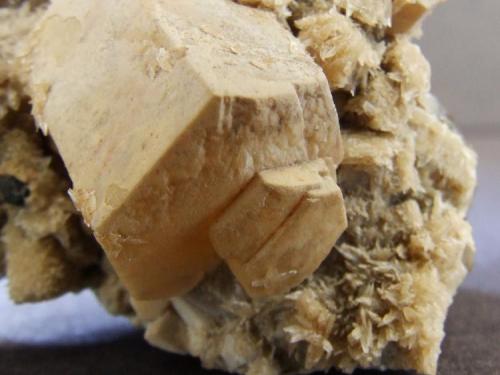Calcite Aragonite
Heights Mine, Eastgate, Weardale, Co Durham, England, UK.
FOV 25 x 20 mm approx (Author: nurbo)