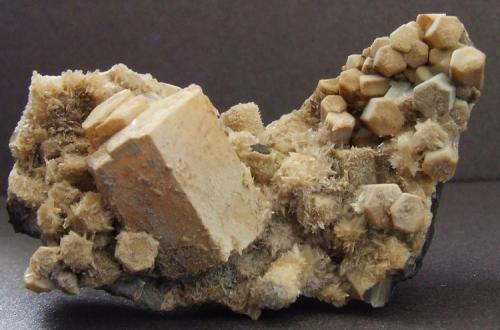 Calcite Aragonite
Heights Mine, Eastgate, Weardale, Co Durham, England, UK.
55 x 25 mm (Author: nurbo)