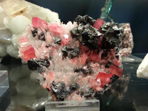 Rhodocrosita, tetraedrita
Sweet Home Mine, Colorado, USA,
12x9cm
 (Autor: Raul Vancouver)