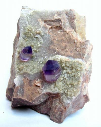 Amethyst
Priozersk, Balkhash Region, Karagandy Province, Kazakhstan
Specimen height 6,5 cm, large amethyst 1 cm (Author: Tobi)