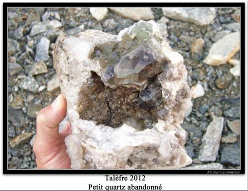 Smoky Quartz
Talèfre glacier, Mont Blanc, Chamonix, Haute-Savoie, Rhône-Alpes, France (Author: ploum)