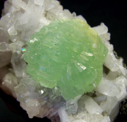 Prehnite
Brandberg, Namibia
same as above. (Author: Pierre Joubert)