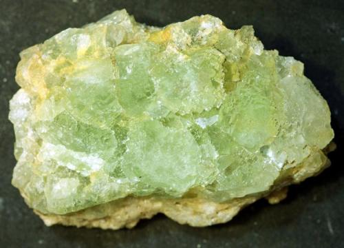 Fluorita
Concesión "Blancanieves", nº 11368, Villaviciosa de Córdoba, Córdoba, Andalucía, España.
4,5 x 2,5 cm (Autor: Antonio Carmona)