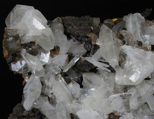 Hemimorfite and Calcite
Ojuela Mine, Mapimí, Mun. de Mapimí, Durango, Mexico
12x9 cm.
Fot. & Col. Juan Hernandez.
Adquired in July of 2009.

Detail of the previous specimen (Author: supertxango)