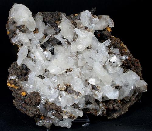 Hemimorfite and Calcite
Ojuela Mine, Mapimí, Mun. de Mapimí, Durango, Mexico
12x9 cm.
Fot. & Col. Juan Hernandez.
Adquired in July of 2009. (Author: supertxango)