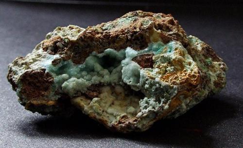 Hemimorphite,
Roughton Ghyll, Caldbeck Fells, Cumbria, England, UK
48 x 39 mm (Author: nurbo)