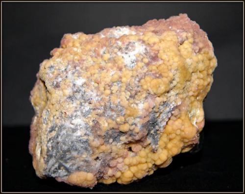 Calcita rica en cobalto
Mina La Divina Providencia - Villanueva de Pontedo - Carmenes - León - Castilla y León - España
8.5 x 6 cm (Autor: Mijeño)