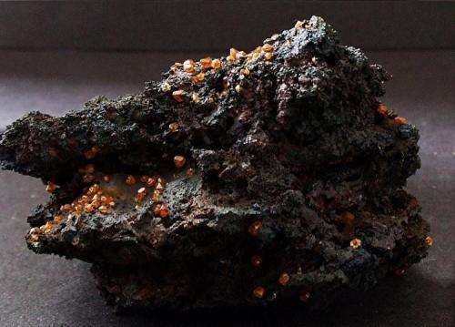 Wulfenite on Goethite.
Whim Creek, Pilbara Region, Western Australia, Australia.
65 x 40 mm (Author: nurbo)