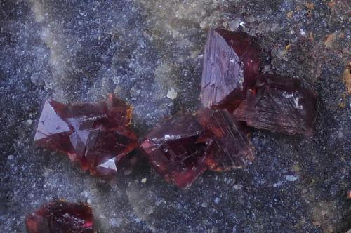 Sin analizar.
Concesión La Cena del Depósito, Cerro Minado, Cuesta Alta, Huercal Overa, Almería, Andalucía, España.
Campo de visión 2 mm. (Autor: Juan Miguel)