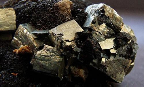 Pyrite, Quartz and oxidised Siderite.
Pampgill mine, Nenthead, Alston, Cumbria, England, UK.
FOV 25 x 20 mm (Author: nurbo)
