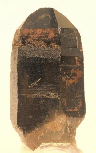 Cuarzo Ahumado - 
Canteras de Porriño - Ponteareas - Pontevedra - Galiza - España - 
7,0 x 3,9 x 3,4 cm (Autor: Martí Rafel)