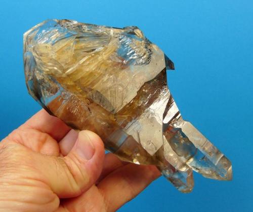 Quartz
Brandberg, Namibia
152 x 81 x 43 mm (Author: Pierre Joubert)