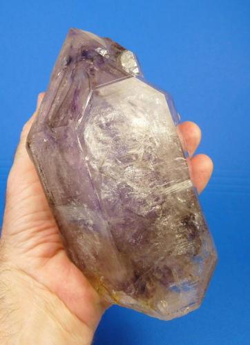 Quartz
Brandberg, Namibia
172 x 86 x 72 mm (Author: Pierre Joubert)