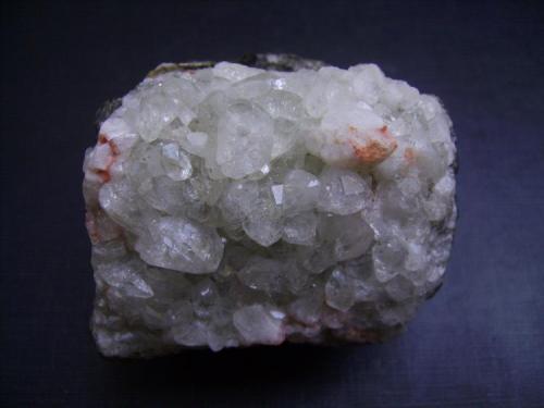 Datolita
Siusi Alp, Val Gardena, Bolzano, Trentino-Alto Adige, Italia
6 x 4,5 x 4 cm.
Cristales bien formados de datolita, transparentes, de hasta 1,2 cm. Procede de una antigua colección. (Autor: Antonio Alcaide)