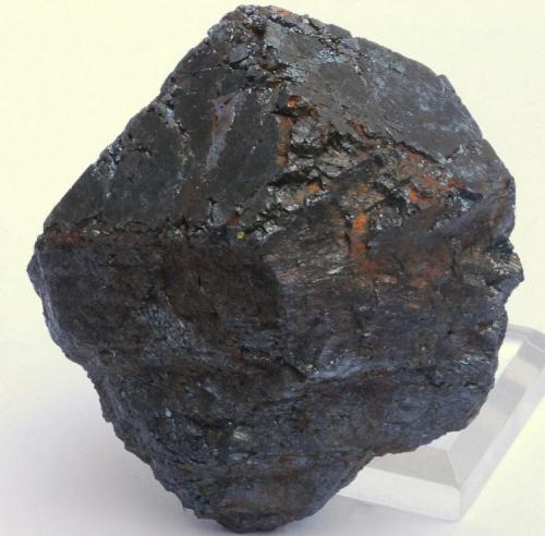 Magnetita -
Mina San Luis - Burguillos del Cerro - Badajoz - Extremadura - España -
7,7 x 6,6 x 5,7 cm (Autor: Martí Rafel)