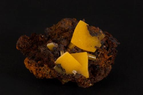 Wulfenita
Mina Ojuela, Mapimí, Durango, México
6x6 cm (Autor: victor chaul chamut)