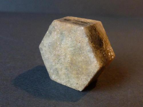 Magnesita<br />Albatera, Comarca Vega Baja del Segura, Alicante / Alacant, Valencian Community / Comunitat Valenciana, Spain<br />1 cm. de arista<br /> (Autor: javier ruiz martin)