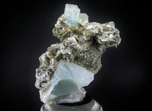 Berilo ( Aguamarina )
Shigar Valley - Skardu - Baltistan - Pakistán
19.5 x 13 cm - Cristal mayor de 8 cm (Autor: Diego Navarro)