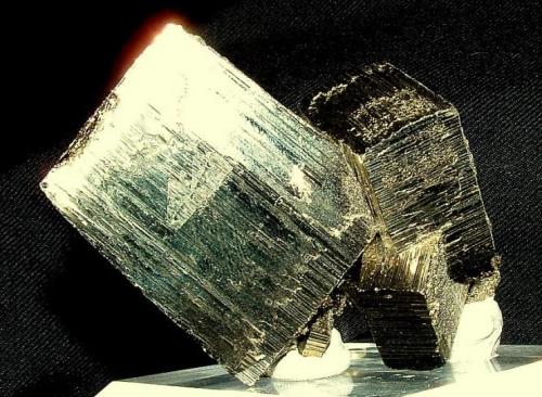 Pyrite
Nanisivik Mine, North West Territories, Canada
7 x 6 x 5 cm
Striated, interpenetrating cubes of pyrite from a now closed location. (Author: Joseph D'Oliveira)
