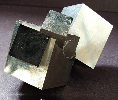 Pyrite,
Navajun, La Rioja, Spain.
Cubes to 22 mm (Author: nurbo)