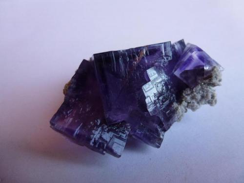Fluorita<br />Jaimina Mine, Obdulia vein, Caravia mining area, Trechorio, Carrales, Caravia, Comarca Oriente, Principality of Asturias (Asturias), Spain<br />6 x 4,5 cm.<br /> (Autor: javier ruiz martin)