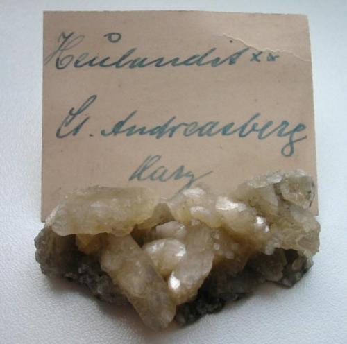 Heulandite
Catharina Neufang mine, St. Andreasberg, Harz, Lower Saxony, Germany.
4,5 x 2 cm
Very large crystals (1,5 cm) in a fantastic quality for that locality. (Author: Andreas Gerstenberg)