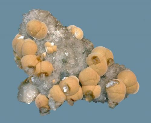 Pectolite
Prospect Park Quarry, Prospect Park, Passaic County, New Jersey, USA
9 x 8 cm
Pectolite spheres to 1.4 cm on quartz with heulandite and blue babingtonite (Author: Frank Imbriacco)