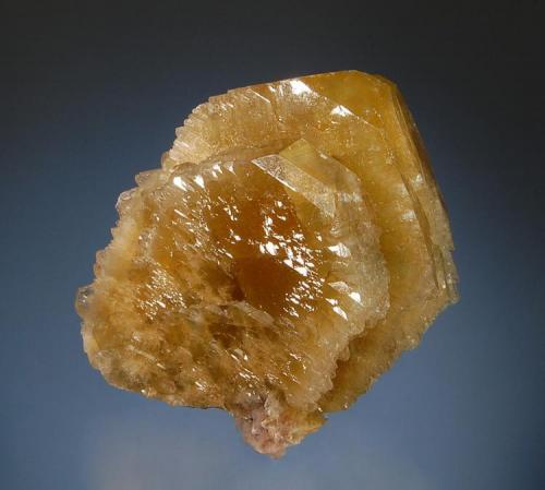 Barite
Dalmellington Mine, Frizington, Cumbria, England
5.1 x 6.3 cm.
Tabular honey-colored crystals with blue cores. (Author: crosstimber)