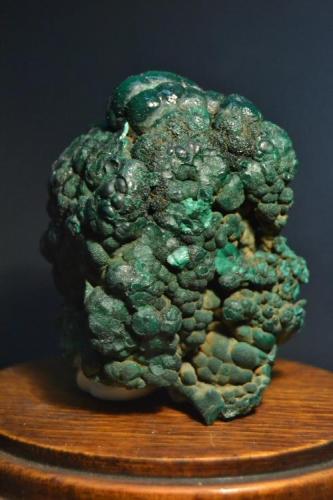 Malaquita<br />Teresita Mine (Aramo Mine; Texeo Mines), Llamo, Riosa, Comarca de Oviedo, Principality of Asturias (Asturias), Spain<br />10 x 7 x 5 cm.<br /> (Autor: Quexigal)