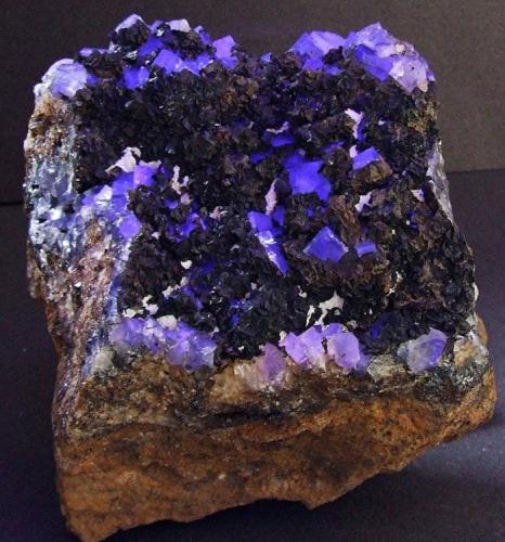 Siderite and Fluorite. (Under LW UV)
Pike Law Hushes, Newbiggin in Teesdale, Co Durham, England, UK
95 x 80 mm (Author: nurbo)