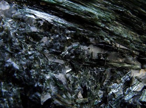 Actinolite.
Vegarshei, Aust-Agder, Norway.
FOV 20 x 15 mm approx (Author: nurbo)