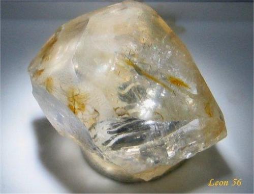 Topaz
South Baldface Mountain, Chatham, Carroll Co., New Hampshire, USA
3.0 x 2.8 x 2.2 cm
Topaz from New Hampshire, USA (Author: Leon56)