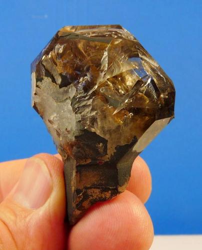 Quartz with hematite?
Brandberg, Namibia
51 x 36 x 25 mm
Same as above. (Author: Pierre Joubert)