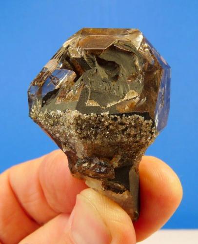 Quartz with hematite?
Brandberg, Namibia
51 x 36 x 25 mm (Author: Pierre Joubert)