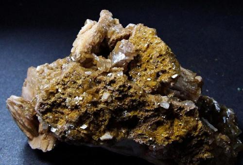 Calcite on Baryte.
Taffs Well Quarry, Mid Glamorgan, Wales, UK.
70 x 40 mm (Author: nurbo)